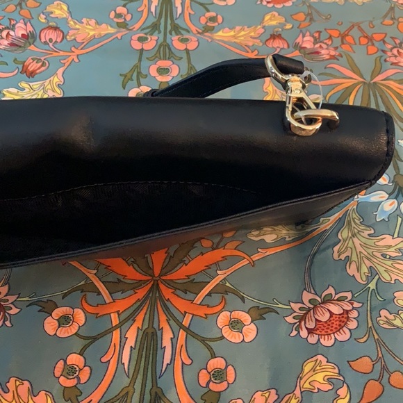 Micheal Kors Crossbody - Picture 7 of 11